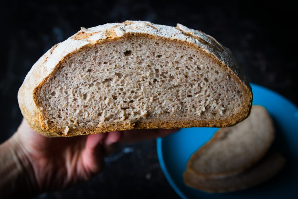 bezlepkový chleba ze zapékací misky